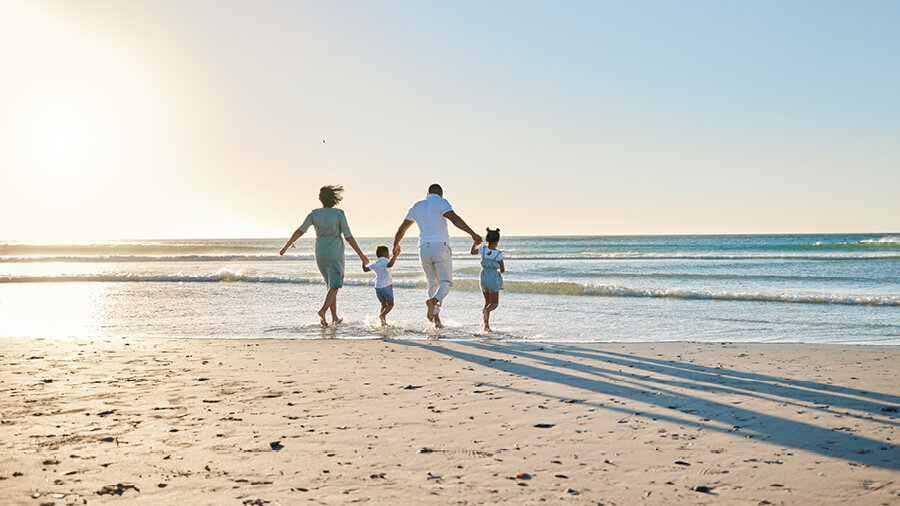 Holidays Do parents have priority over other employees